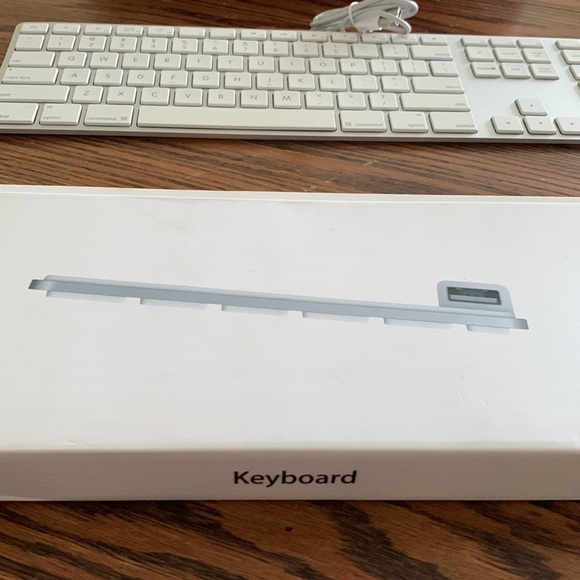 Apple Keyboard (clean) - Picture 9 of 10
